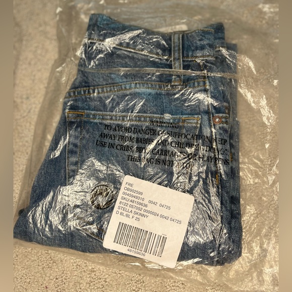 BRAND NEW! FREE PEOPLE JEANS (new with tags + bag) - Picture 2 of 7